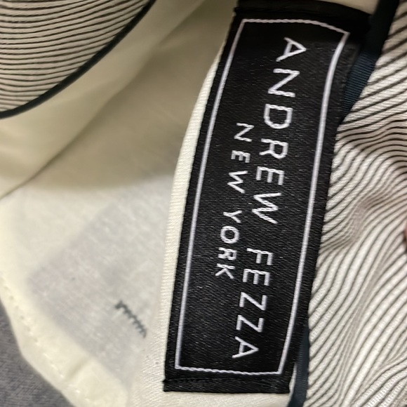 Dress pants $15 - Picture 4 of 4